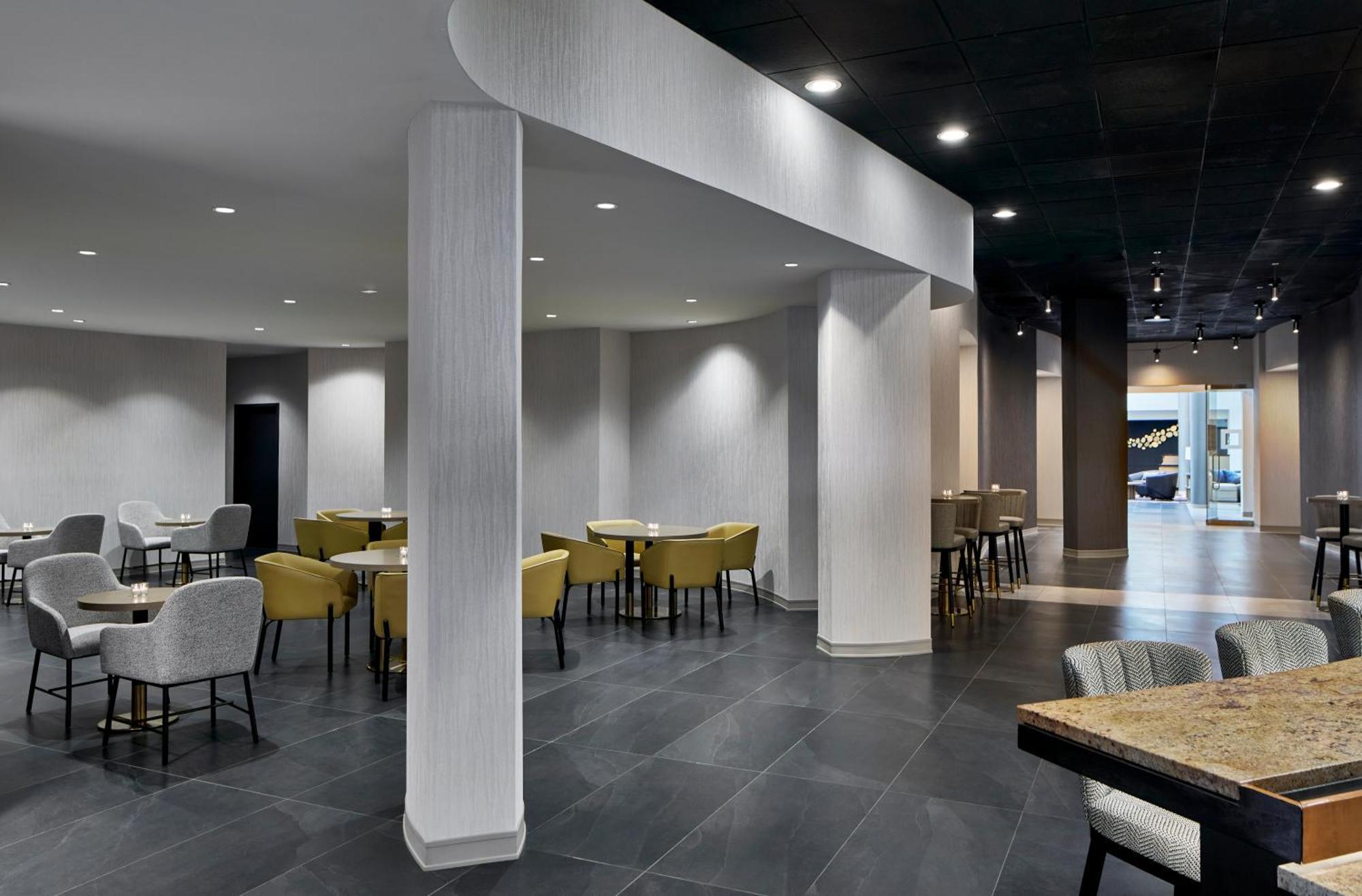 Delta Hotels By Marriott Толедо Экстерьер фото