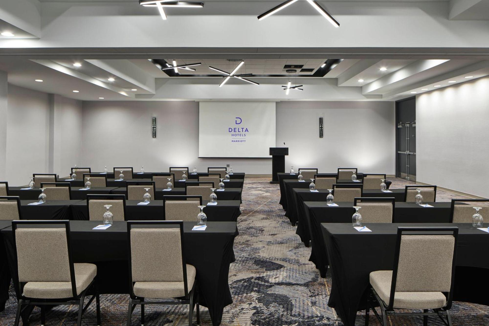 Delta Hotels By Marriott Толедо Экстерьер фото