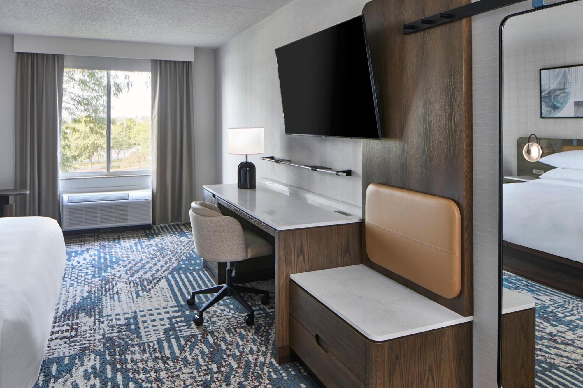 Delta Hotels By Marriott Толедо Экстерьер фото