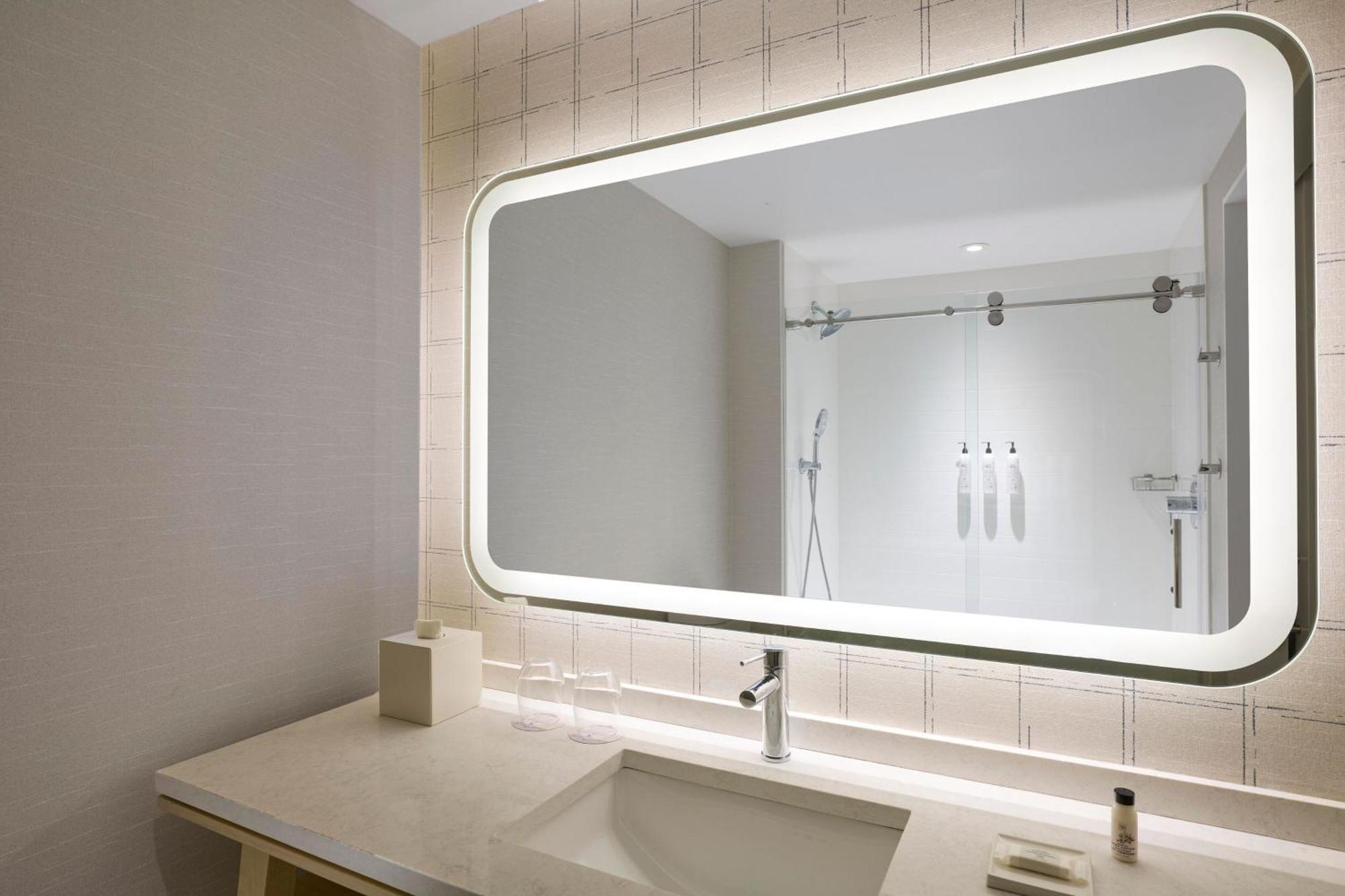 Delta Hotels By Marriott Толедо Экстерьер фото